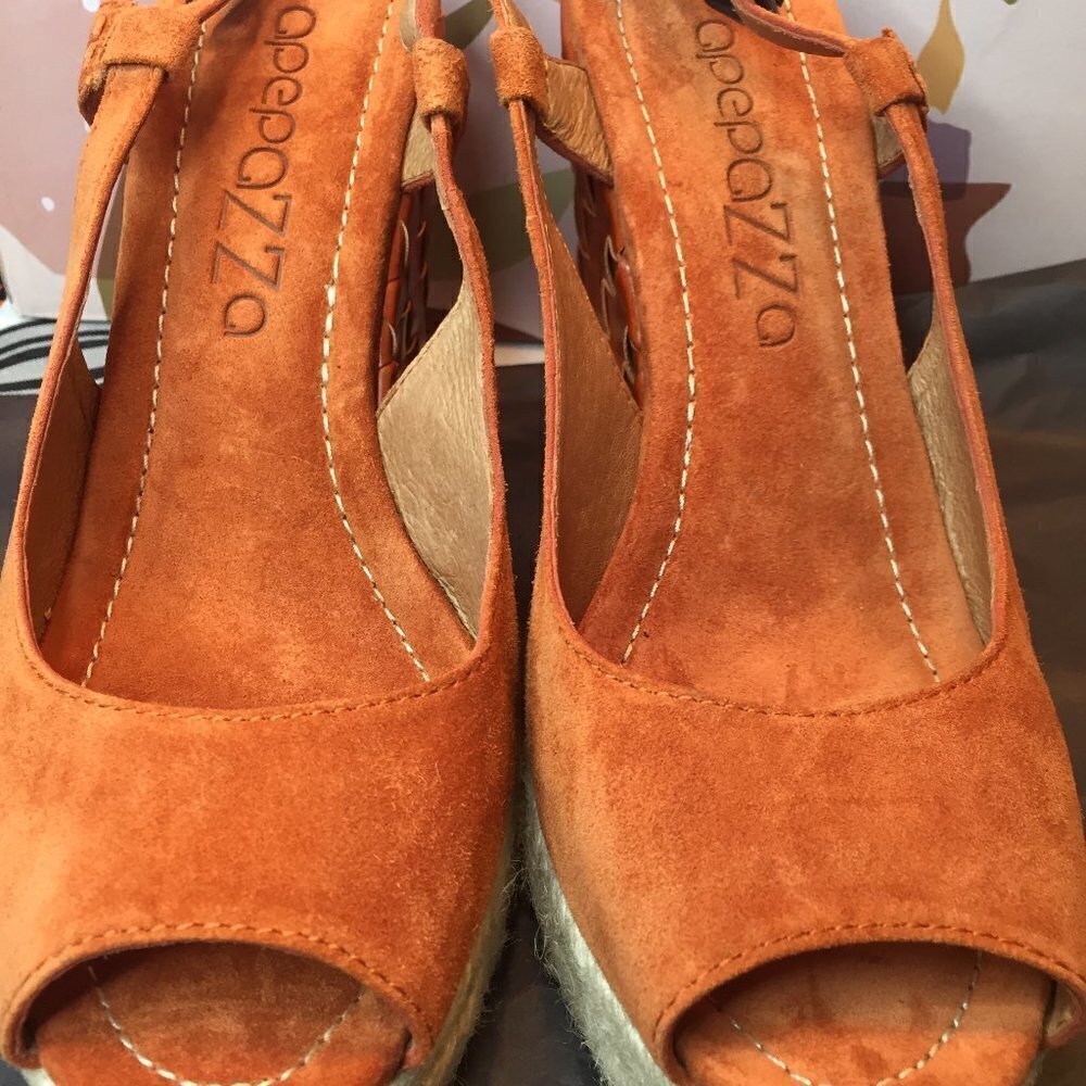 Adorable Apepazza Suede Sandals  10M - Picture 2 of 6